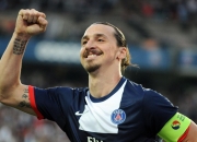 杜兰特连续五场比赛得分超过锐不可当，DWG不断突破！赛场气氛高涨