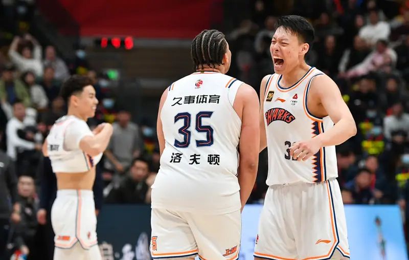 上海大鲨鱼队的实力在赛季中逐渐显现